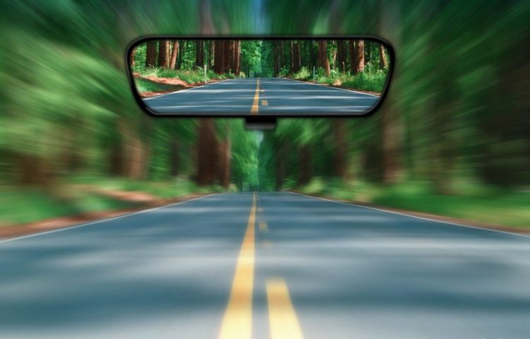 hindsight-rear-view-future-past-road-mirror-1000x640-1